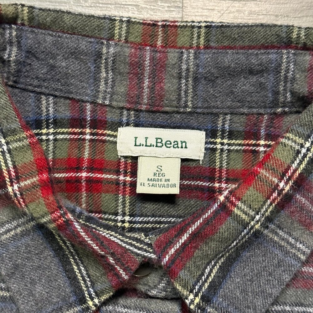 L.L. Bean Women’s Scotch Plaid Flannel Shirt - Grey - Picture 3 of 10